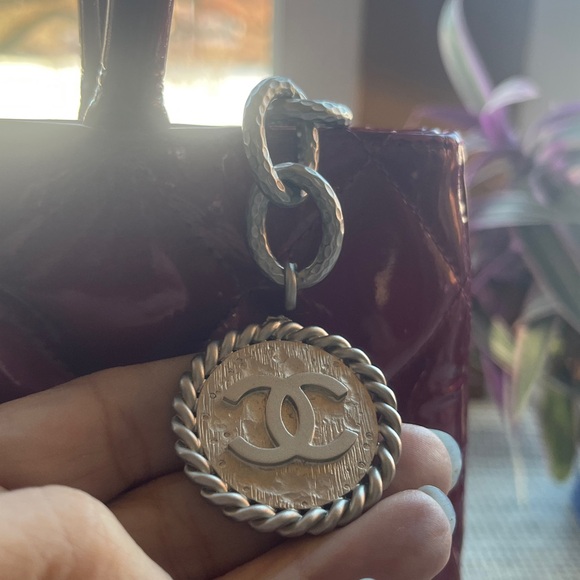 CHANEL Medallion Tote custom dyed with card, medallion pull, sticker in tact - Picture 5 of 17